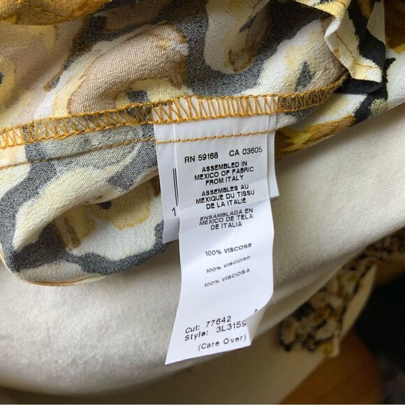 Karen Kane PETITE Lrg Black & Gold Women’s Button Down Floral Blouse NWT - Picture 9 of 15